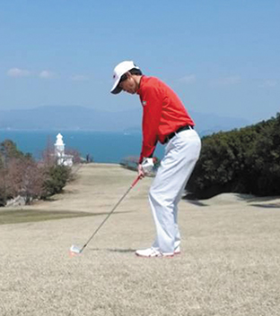 いこいこゴルフnet 四国 岡山県のゴルフ情報誌 左足上がりのアイアンショット いこいこゴルフnet 四国 岡山県のゴルフ情報誌